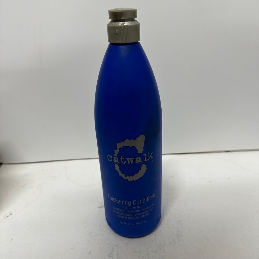 Catwalk by Tigi Thickening Conditioner for Fuller Hair 32 OZ